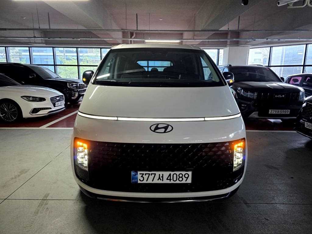 HYUNDAI Staria - Vista 2