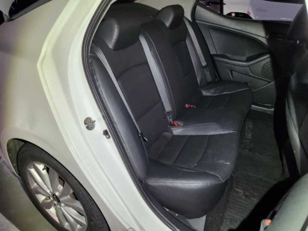 KIA K5 - Vista 10