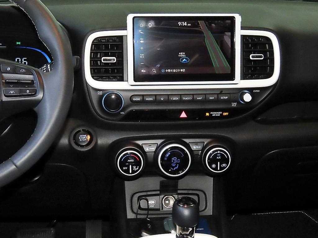 HYUNDAI Venue - Vista 11