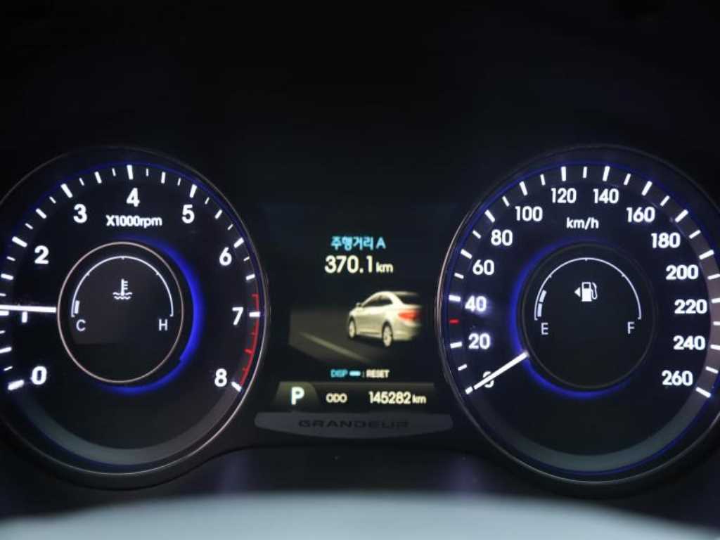 HYUNDAI Grandeur - Vista 5