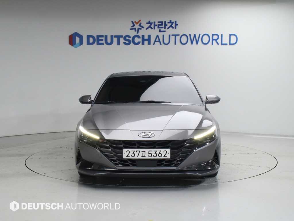 HYUNDAI Avante - Vista 3