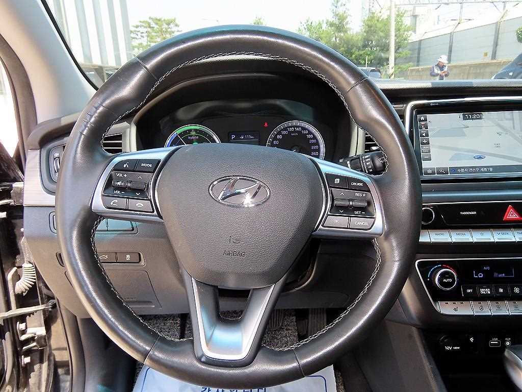 HYUNDAI Sonata - Vista 8
