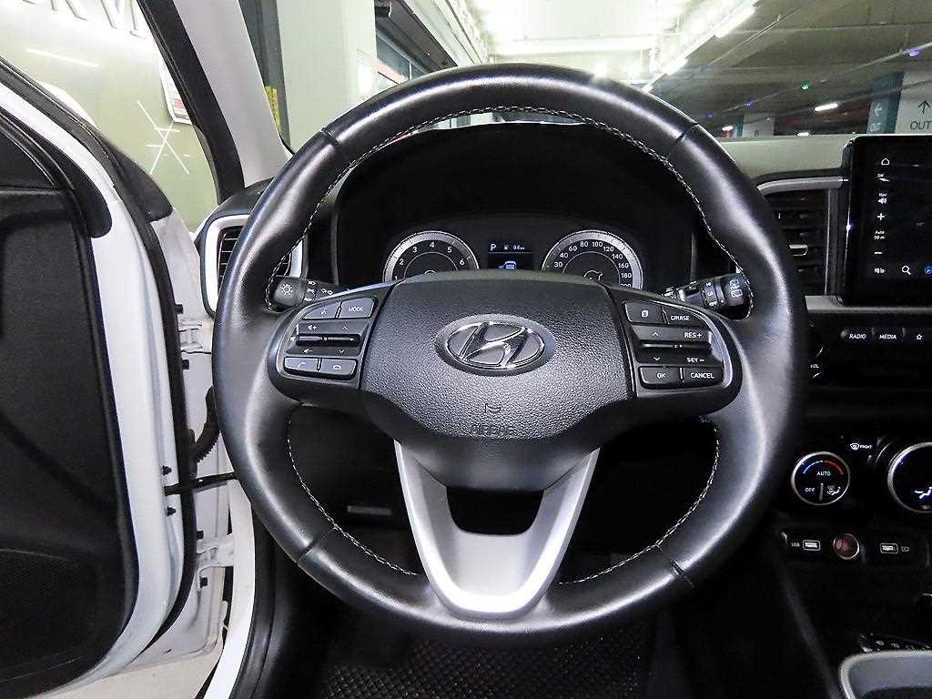 HYUNDAI Venue - Vista 8