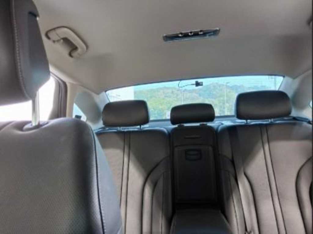 Genesis G80 - Vista 8