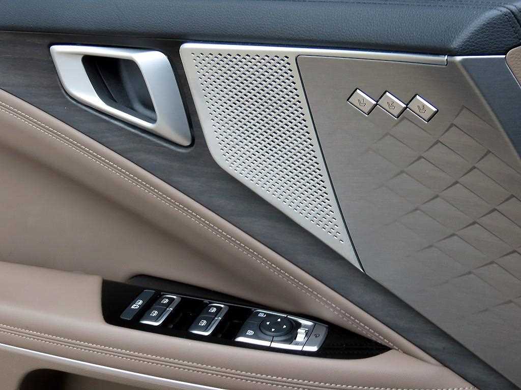 KIA K8 - Vista 12