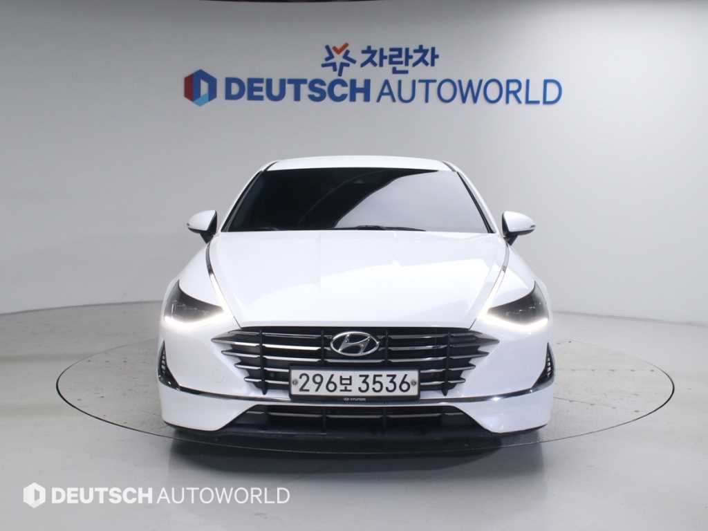 HYUNDAI Sonata - Vista 3