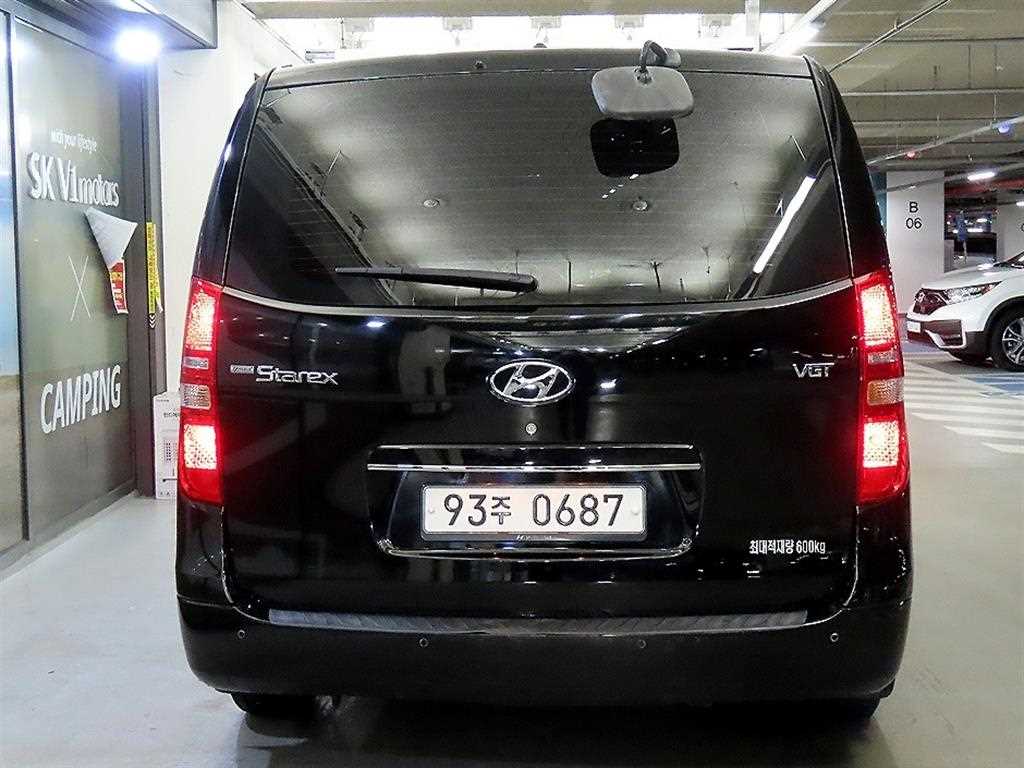 HYUNDAI Starex - Vista 5