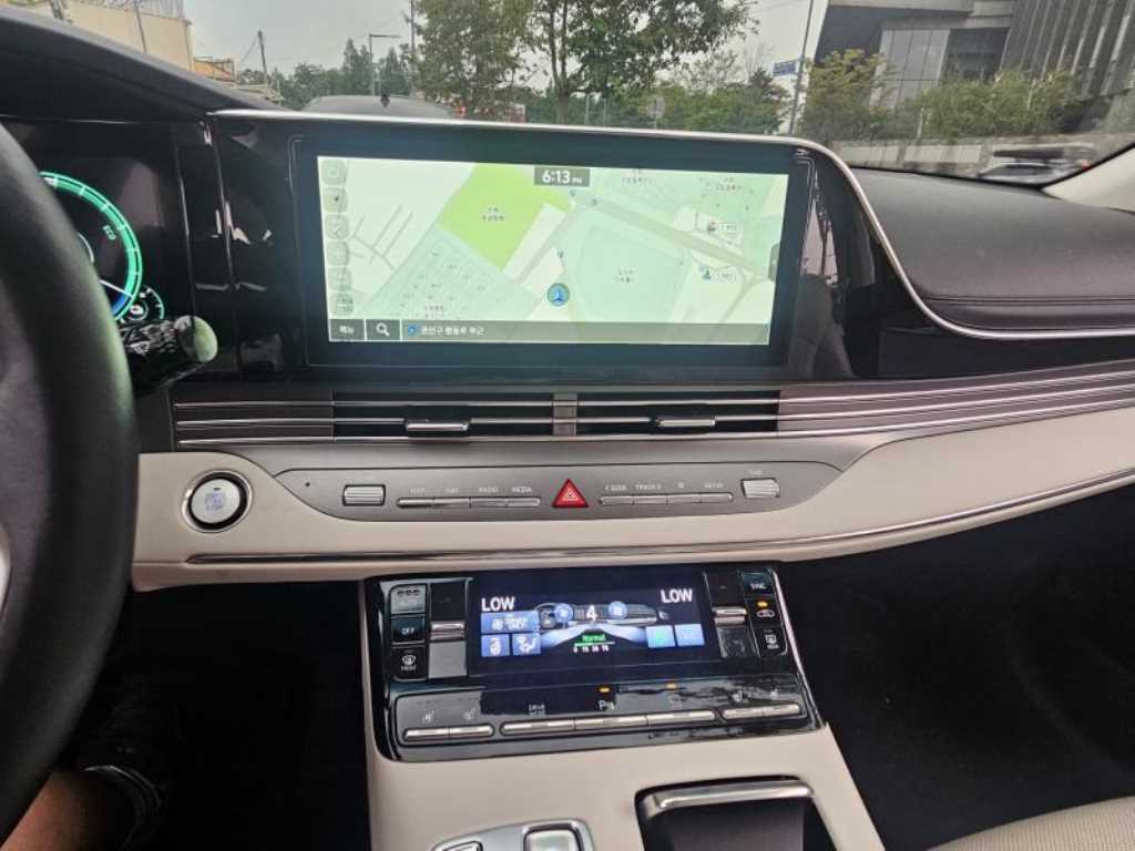 HYUNDAI Grandeur - Vista 11