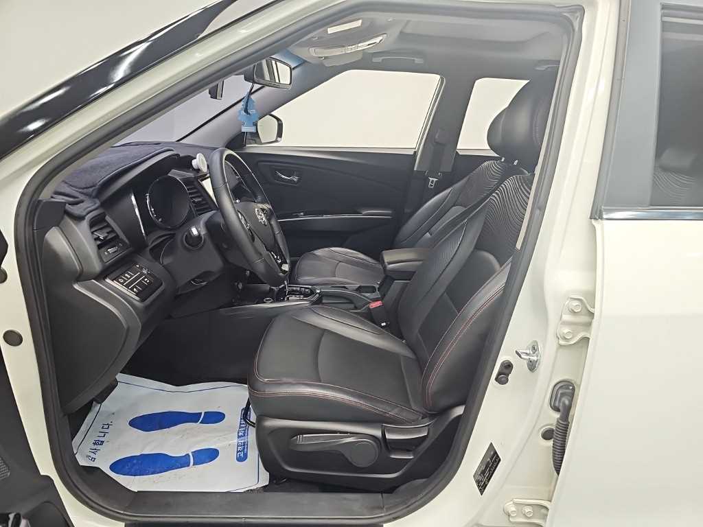 Ssangyong Tivoli - Vista 11
