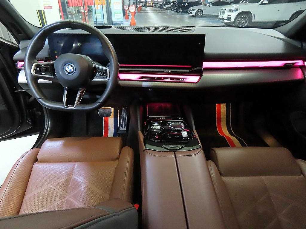 BMW i5 - Vista 10