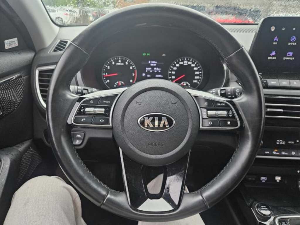 KIA Seltos - Vista 9