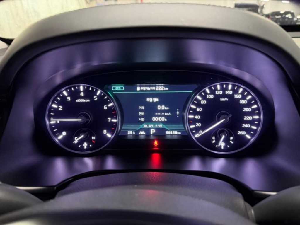 KIA K9 - Vista 8