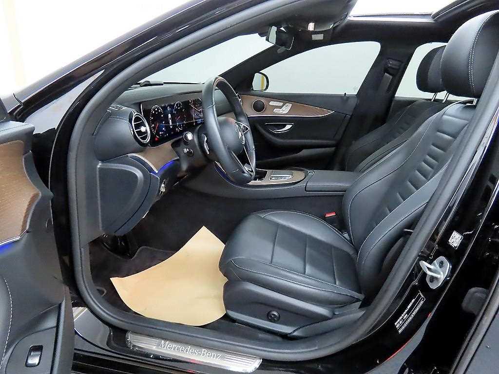 Mercedes Benz E class - Vista 5