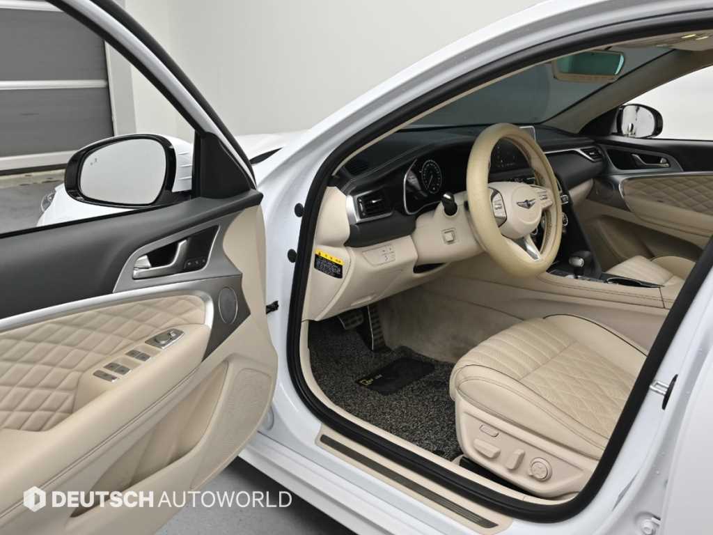 Genesis G70 - Vista 11