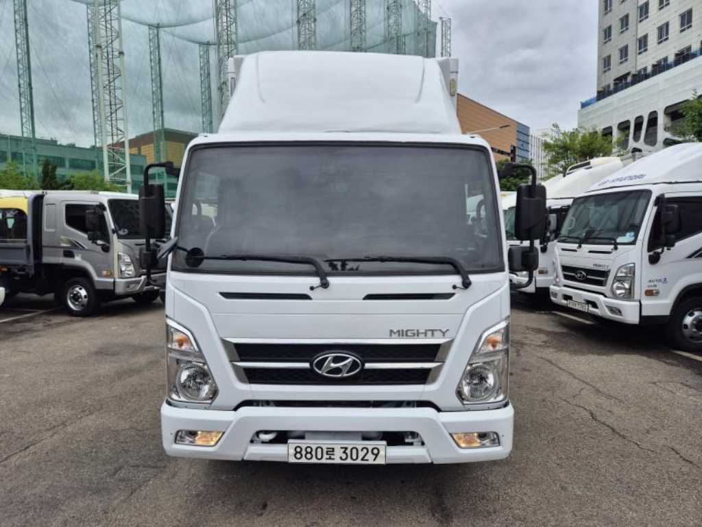 medium and large cargo truck - Vista 2