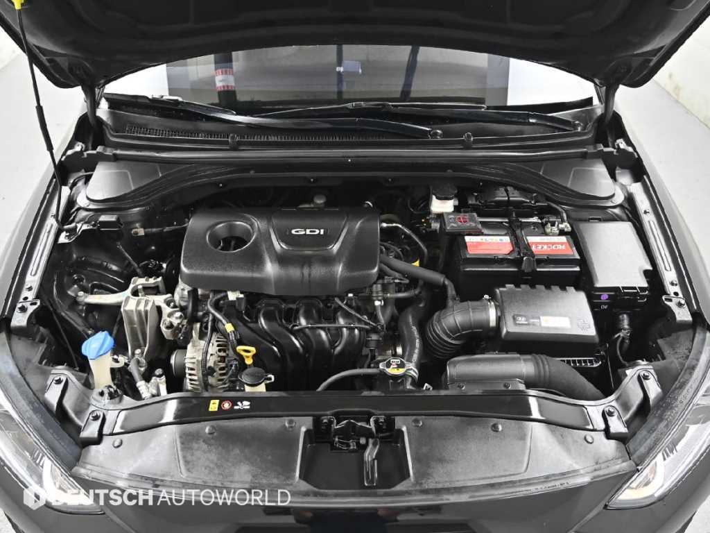 HYUNDAI Avante - Vista 6