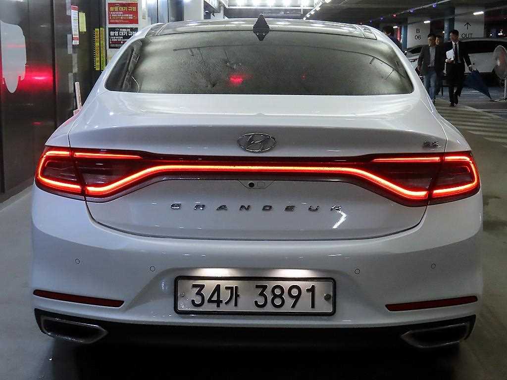 HYUNDAI Grandeur - Vista 5