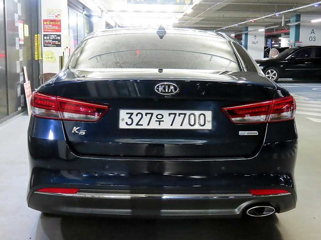KIA K5 - Vista 5