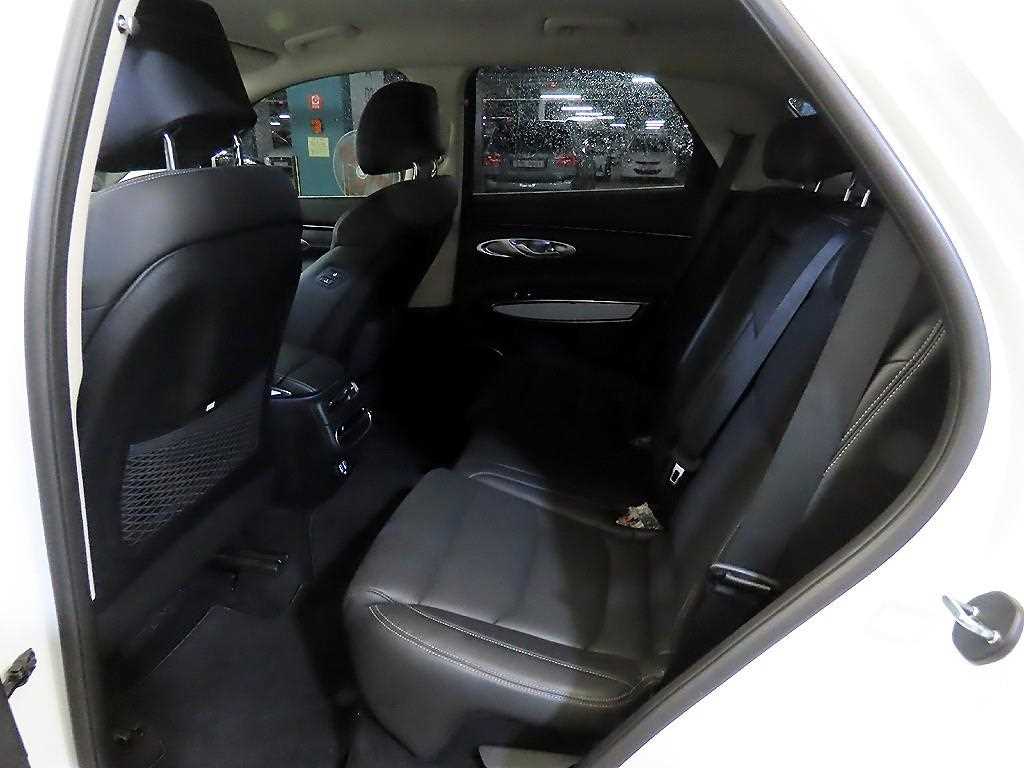 Genesis GV70 - Vista 7
