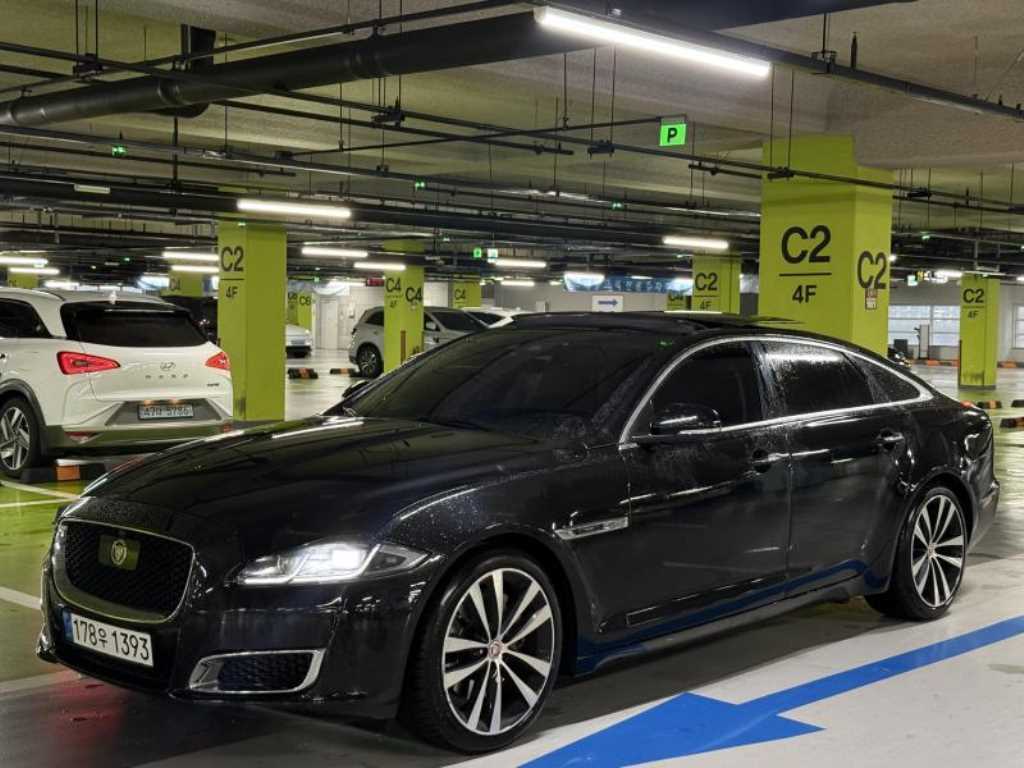 Jaguar XJ 2019 Negro - Importación desde Corea - HF Imports Iquique - Foto 1