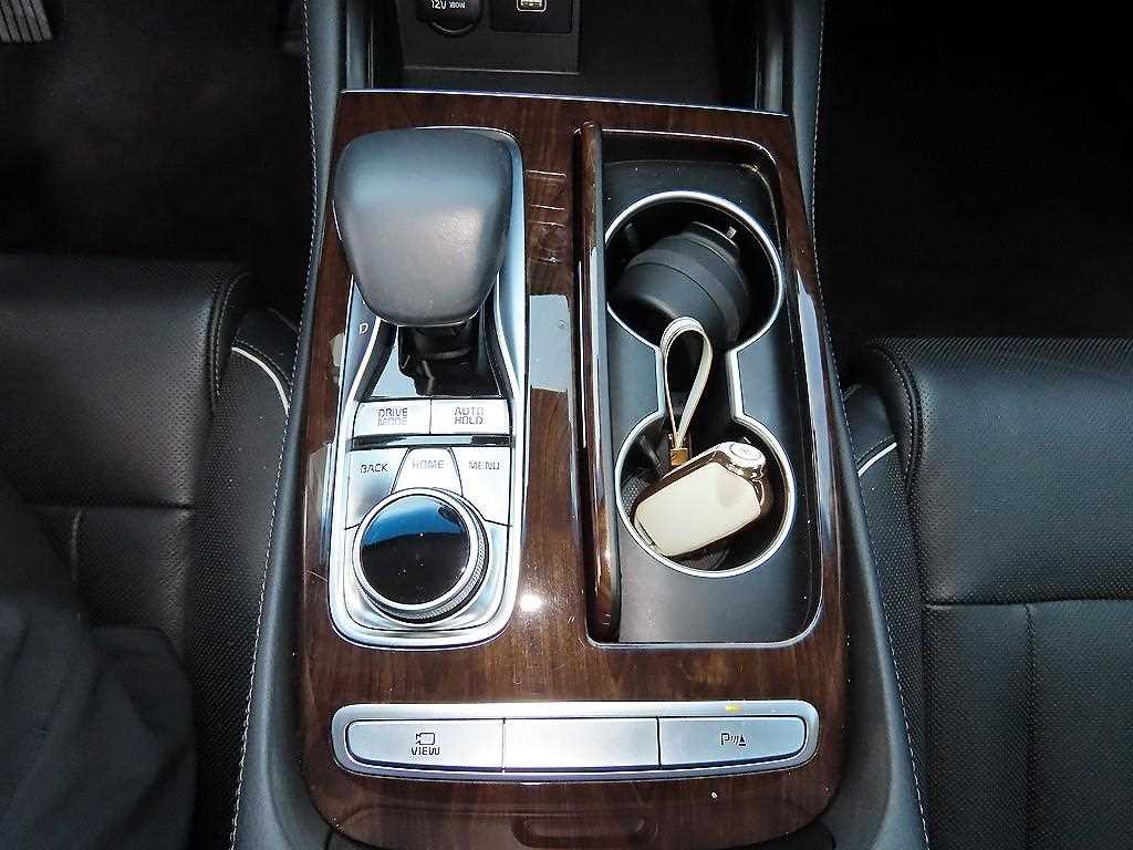 KIA K9 - Vista 10