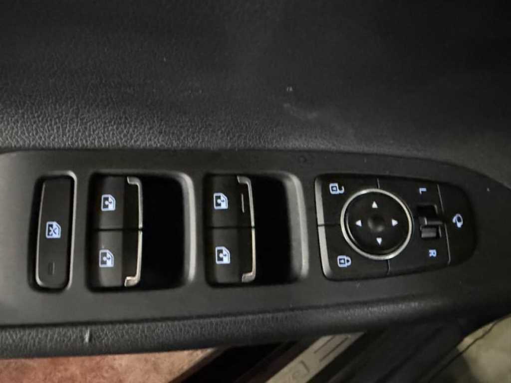 HYUNDAI Grandeur - Vista 12