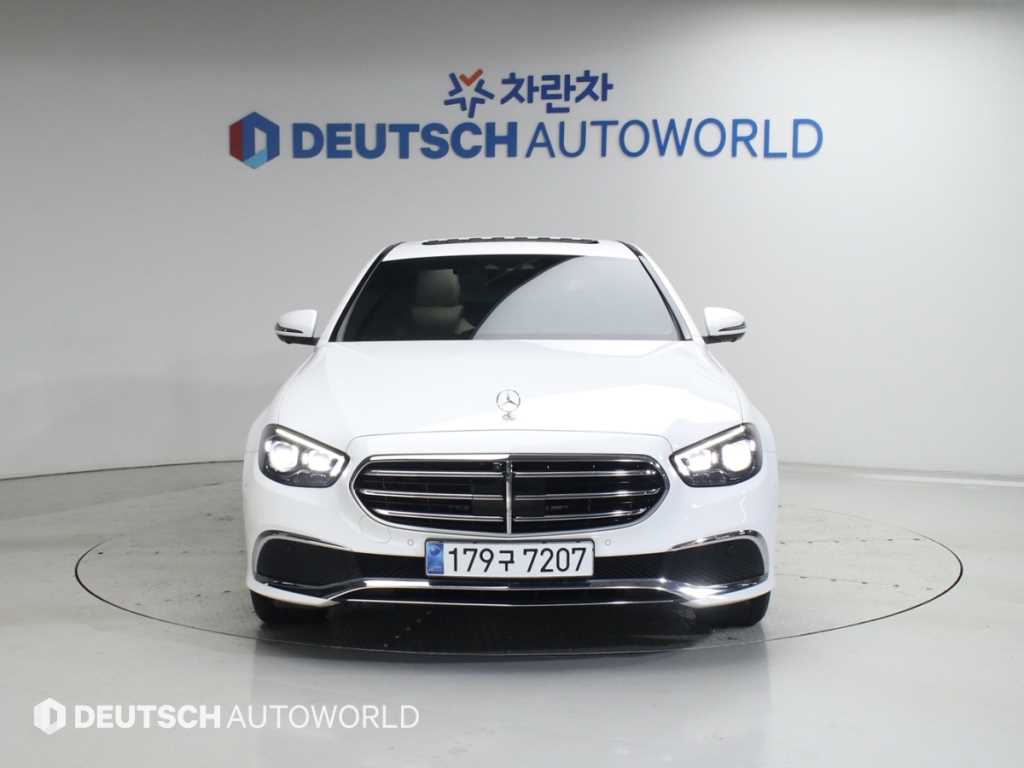 Mercedes Benz E class - Vista 3