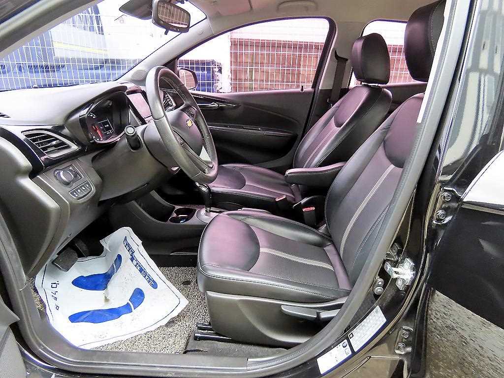Chevrolet Spark - Vista 5
