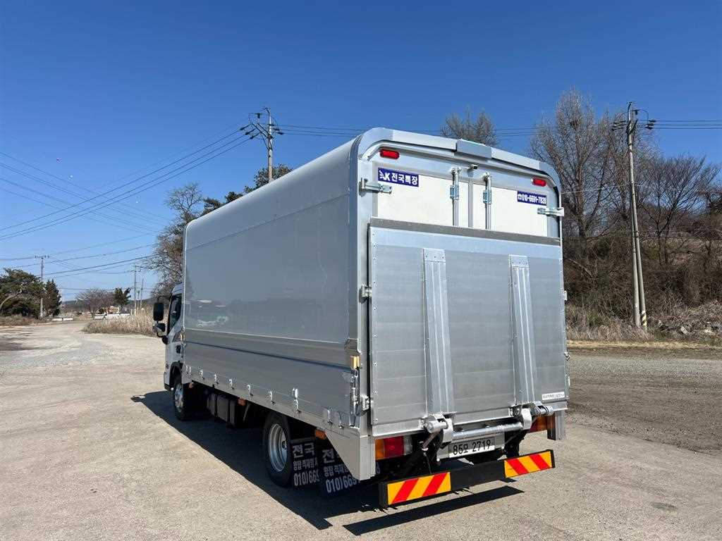 medium and large cargo truck - Vista 3