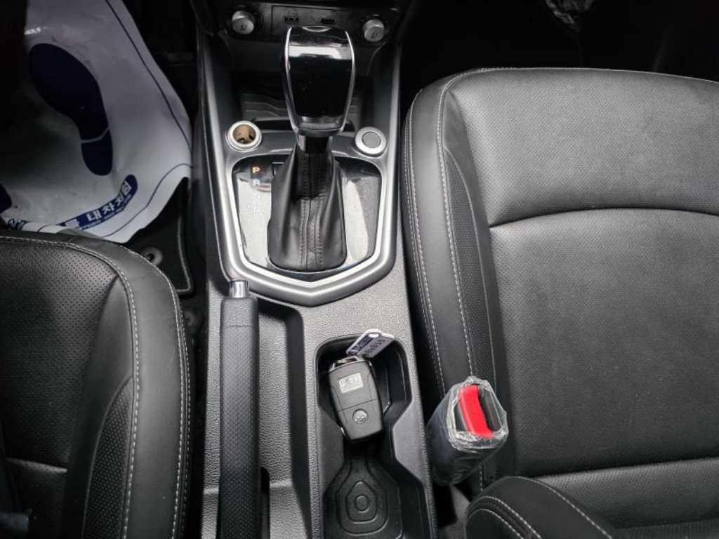 Ssangyong Tivoli 2019 Azul - Importación desde Corea - HF Imports Iquique - Foto 13