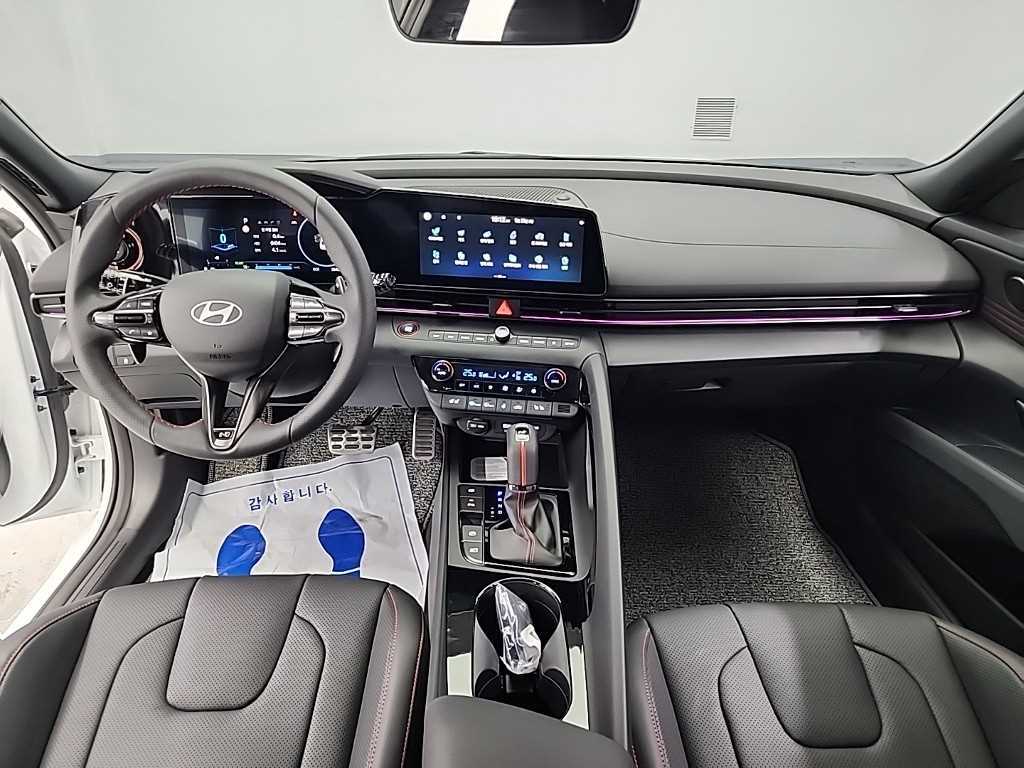 HYUNDAI Avante - Vista 7