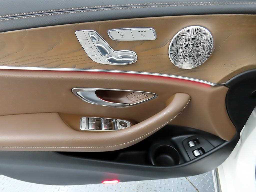Mercedes Benz E class - Vista 11