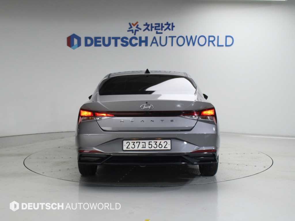 HYUNDAI Avante - Vista 4