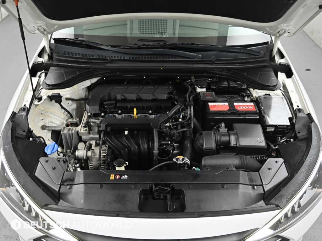HYUNDAI Avante - Vista 6