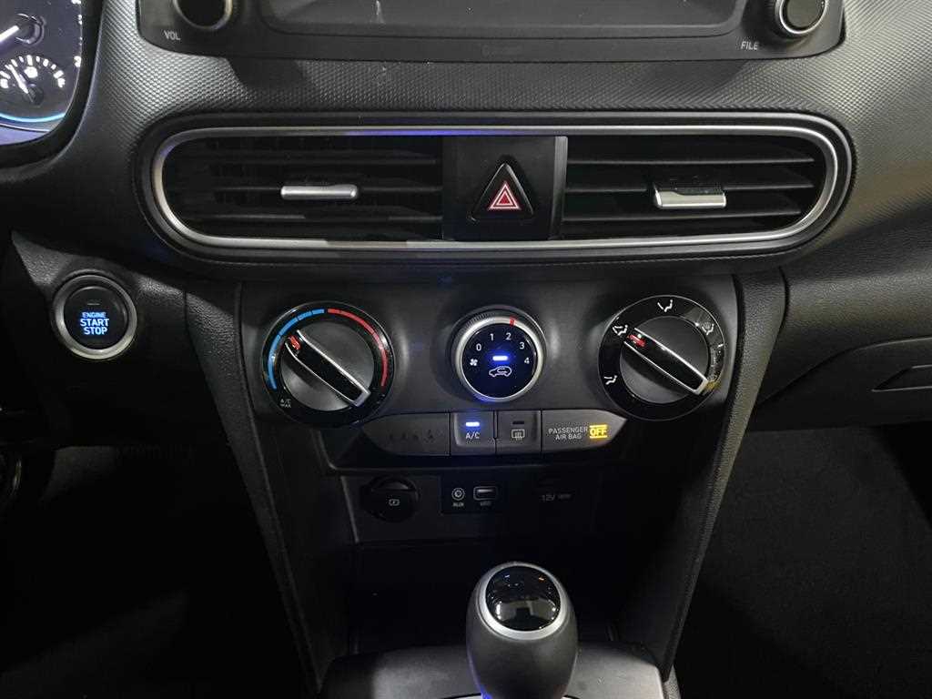 HYUNDAI Kona - Vista 12