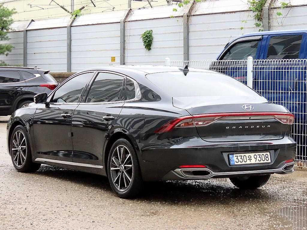 HYUNDAI Grandeur - Vista 3