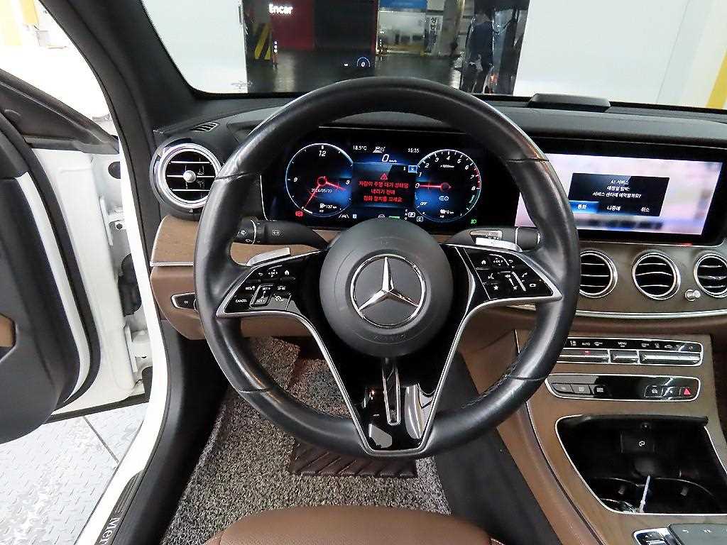 Mercedes Benz E class - Vista 9
