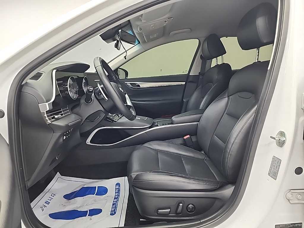 HYUNDAI Grandeur - Vista 11