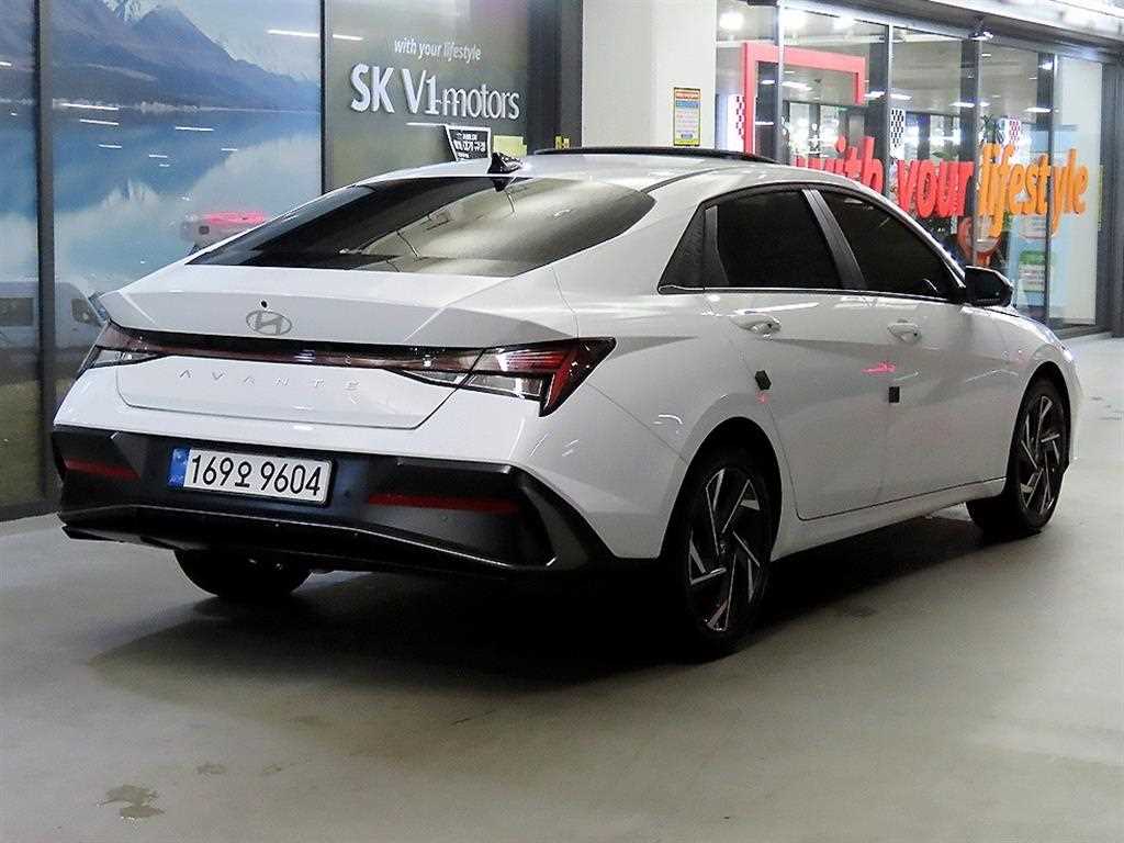 HYUNDAI Avante - Vista 4