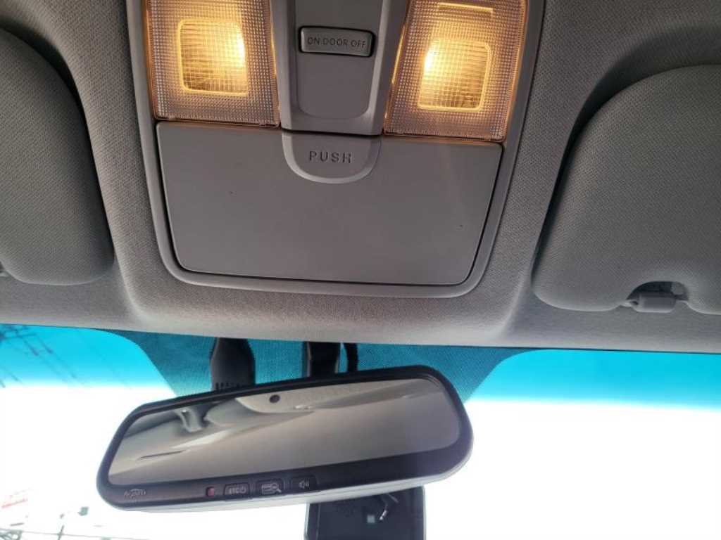 HYUNDAI Avante - Vista 7