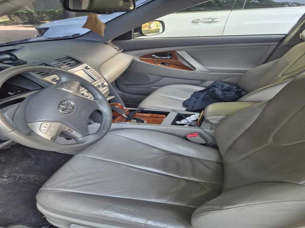 Toyota Camry - Vista 6