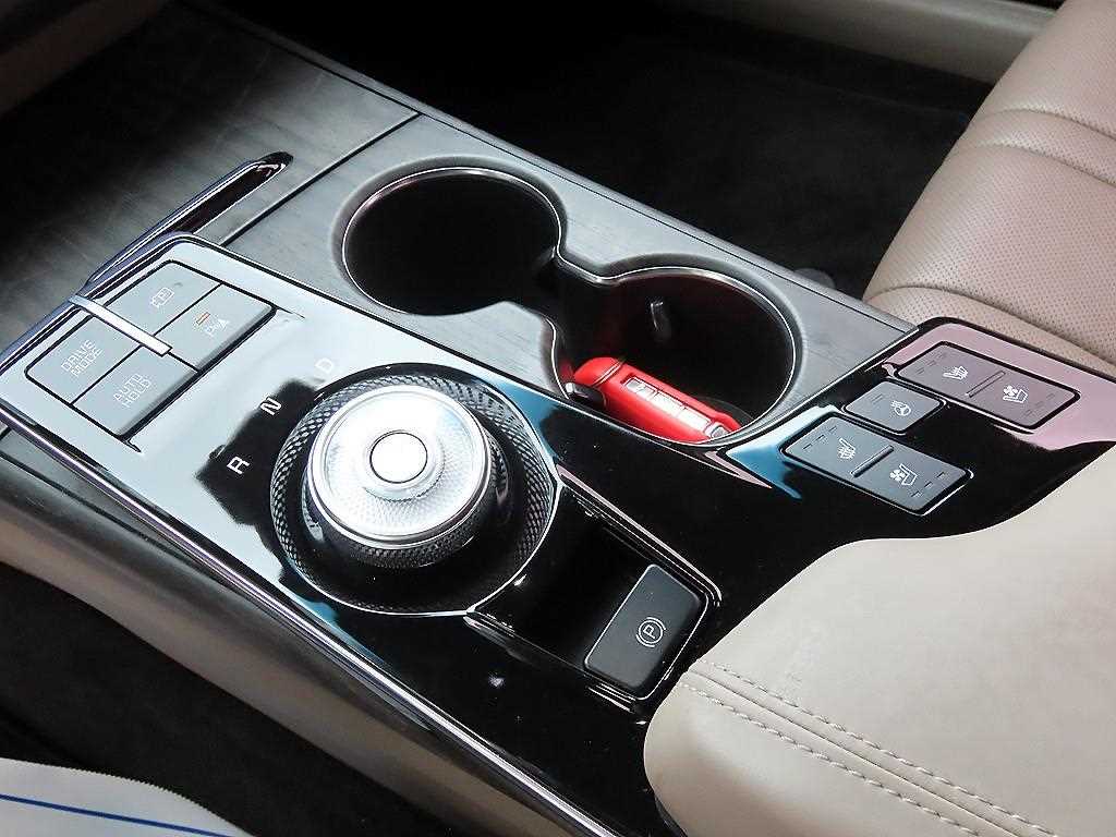 KIA K8 - Vista 11