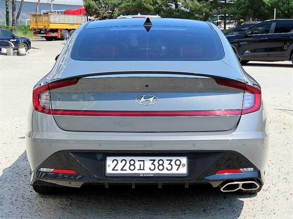 HYUNDAI Sonata - Vista 4