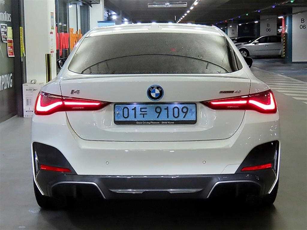 BMW i4 - Vista 5