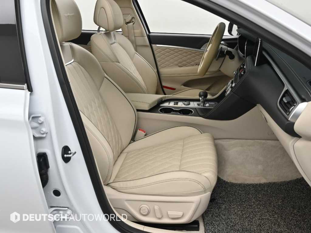 Genesis G70 - Vista 10