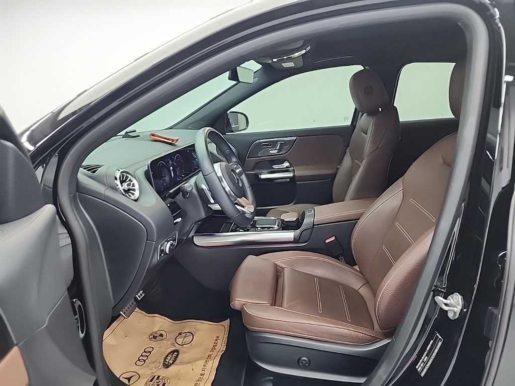 Mercedes Benz GLA Class - Vista 11