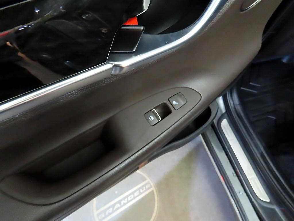 HYUNDAI Grandeur 2019 Gris - Importación desde Corea - HF Imports Iquique - Foto 17