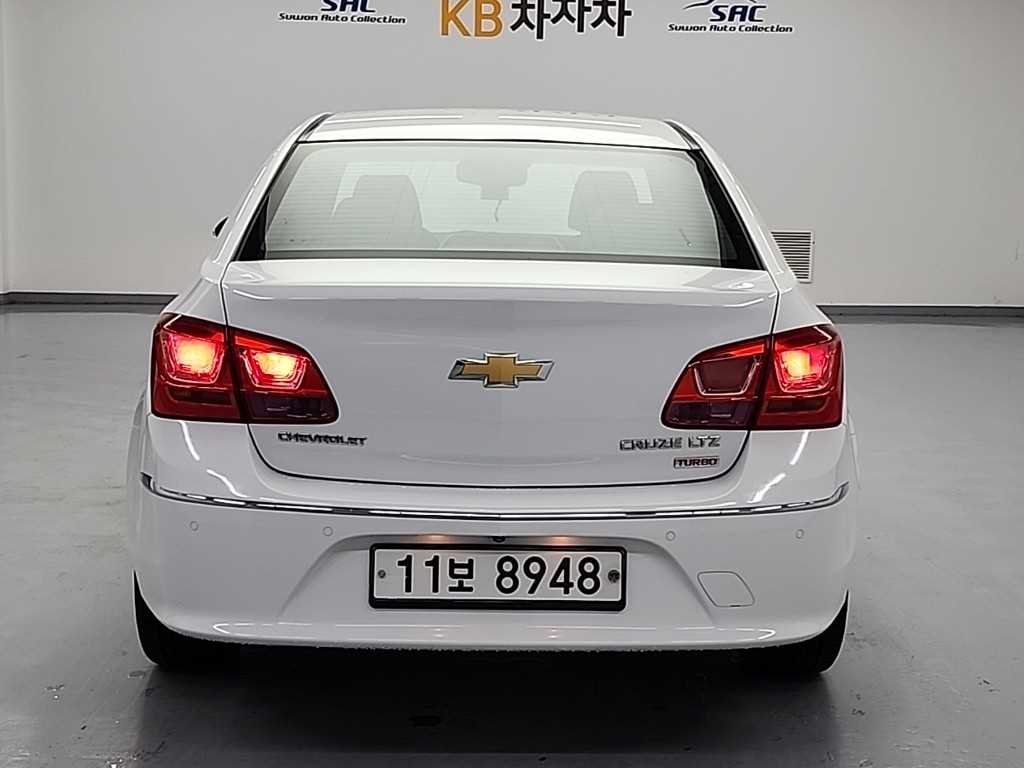 Chevrolet Cruise - Vista 3
