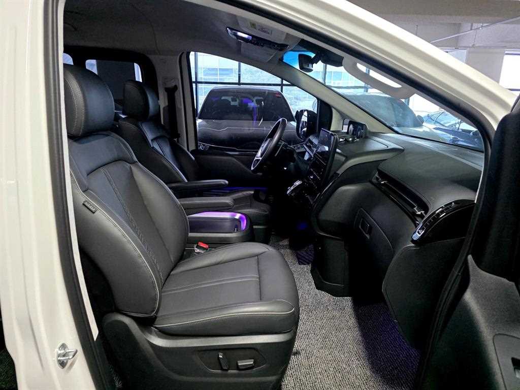 HYUNDAI Staria - Vista 9