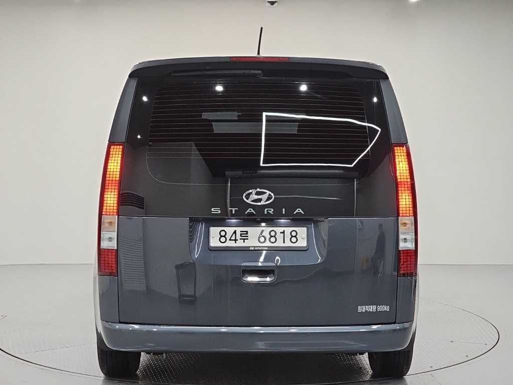 HYUNDAI Staria - Vista 3